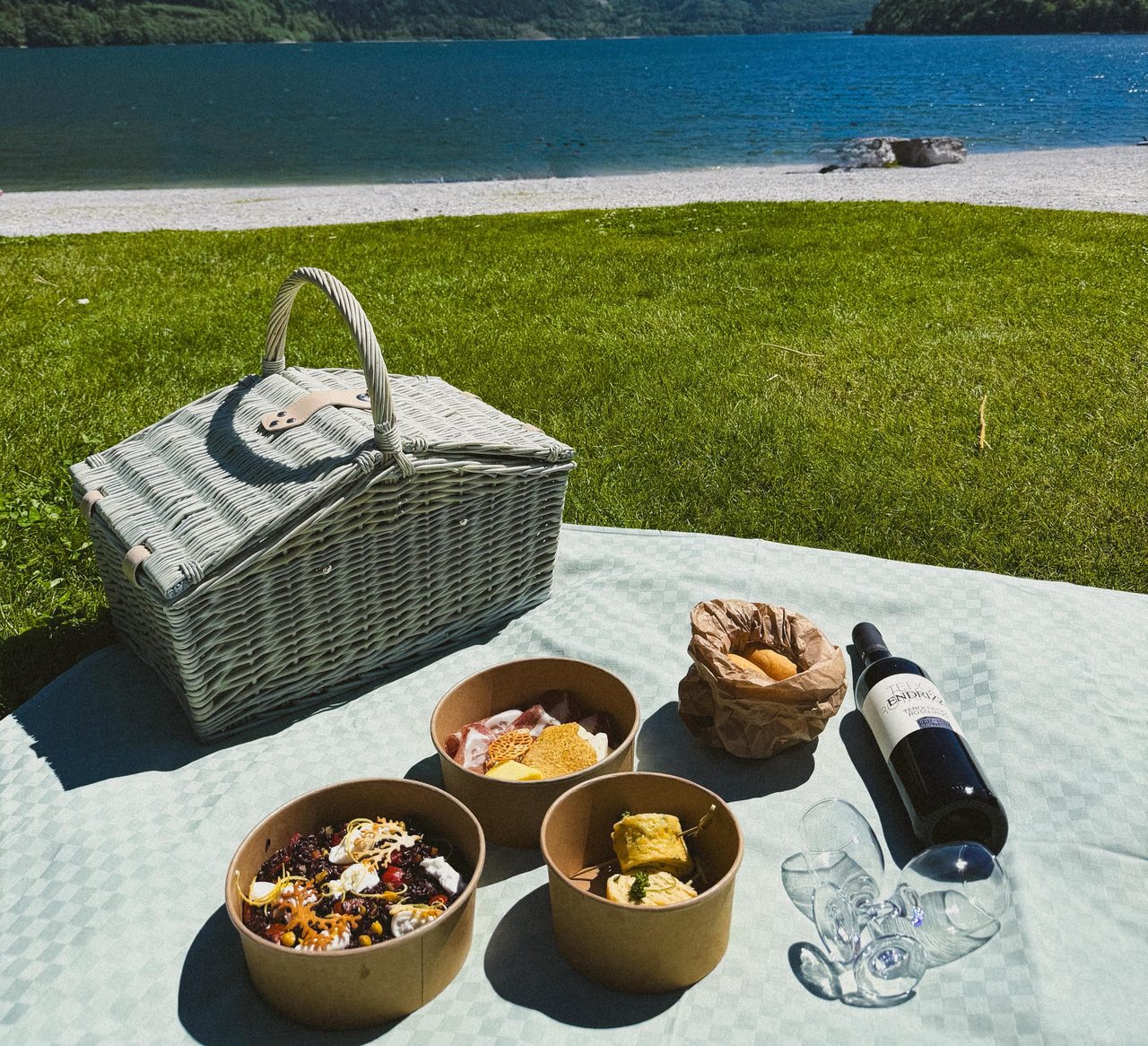 Pic-nic completo sul lago più bello d'Italia